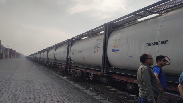 वीरगंज सुक्खा बन्दरगाहमा ट्यांक कन्टेनरमार्फत ल्याइयो कच्चा तेल, ढुवानी भाडा सस्तो