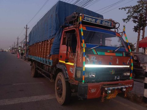मालबाहक सवारीको भाडा पनि बढ्यो, काँकडभिट्टाबाट महेन्द्रनगर सामान लग्न अब ८२ हजार बढी लाग्ने
