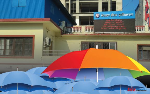 बीमा कम्पनीको बद्‍मासीमा प्राधिकरण निरीह, परिपक्व पोलिसीको रकमसमेत आफैं प्रयोग