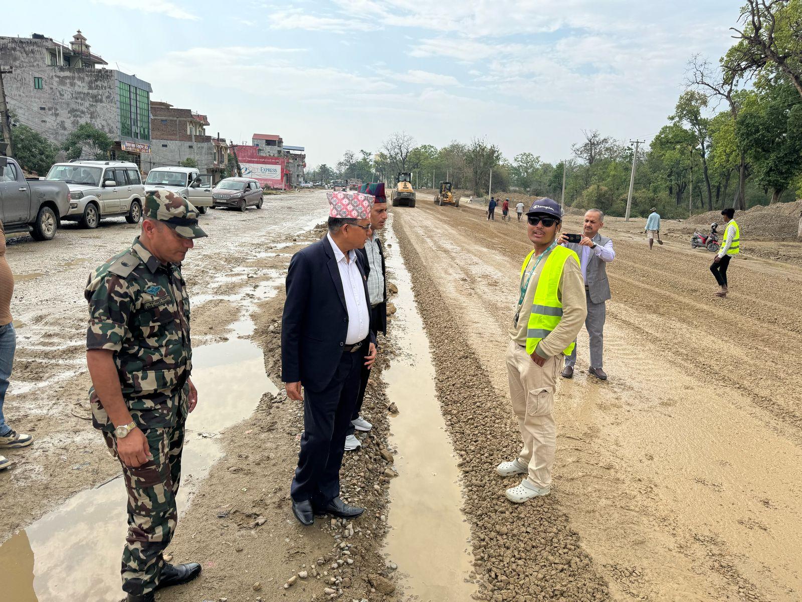 दाउन्ने क्षेत्रको सडक पानी पर्दा हिलोका कारण अवरुद्ध, मनसुन अगावै काम सक्न मन्त्रीको निर्देशन दाउन्ने क्षेत्रको सडक पानी पर्दा हिलोका कारण अवरुद्ध, मनसुन अगावै काम सक्न मन्त्रीको निर्देशन