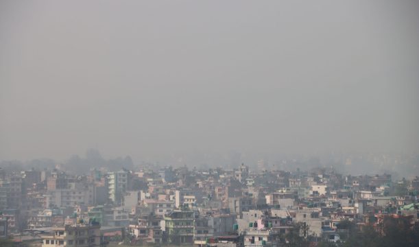 मौसम पूर्वानुमान : काठमाडौंको वायु अझै विश्वकै प्रदूषित, आज वर्षाको सम्भावना