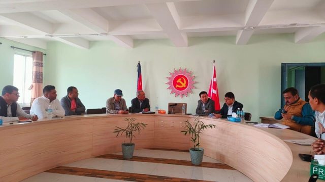 एमालेले यातायातमन्त्रीलाई दियो २५ बुँदे सुझाव, दाहालले भने- अधुरा योजना पूरा गर्न ध्यान दिन्छौँ