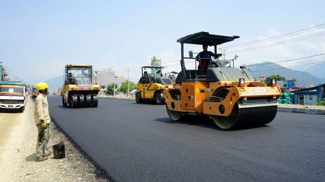 गण्डकी प्रदेशको ‘लाइफलाइन’ पोखरा-मुग्लिन सडक विस्तार अन्तिम चरणमा
