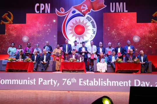 शिक्षामन्त्रीको राजीनामा प्रकरणमा मिडियासँग ओली आक्रोशित, ‘यस्तो दुस्मनी के कारणले हो?’