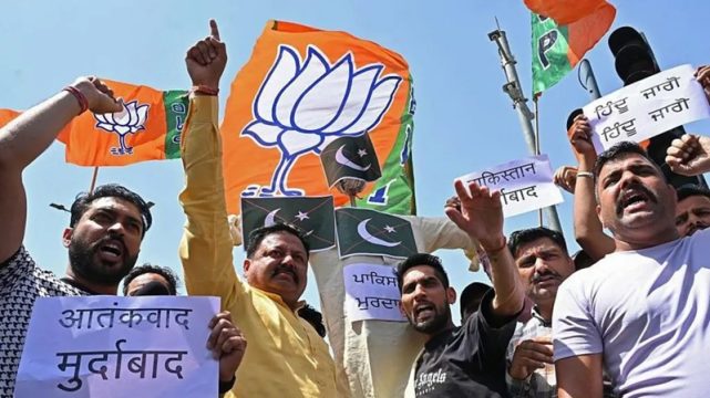 पहलगामको आतंककारी हमलापछि आणविक हतियारयुक्त भारत र पाकिस्तानबीच युद्धको जोखिम