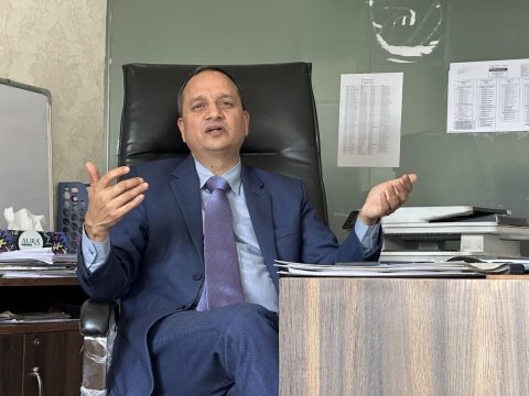 गुणाकर भट्टलाई गभर्नर नियुक्त गर्न सर्वोच्चले रोकेन, ६५ नाघेकालाई नबनाउन आदेश