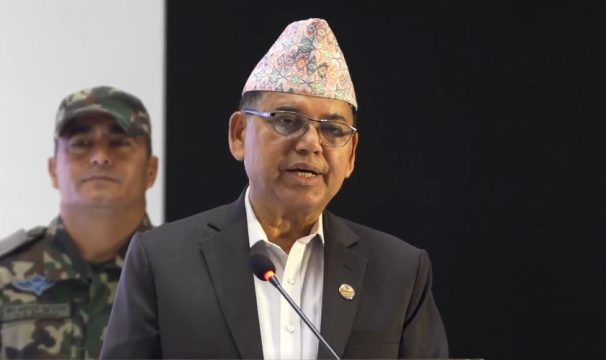 मन्त्री दाहालले अटो व्यवसायीसामु भने- इभीको ब्याट्री व्यवस्थापनका लागि सरकारले काम गरिरहेको छ