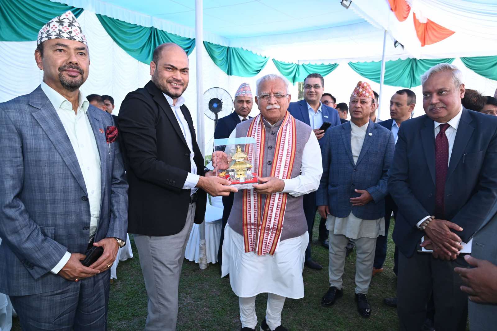 निक्कीका अध्यक्षले खट्टरलाई भने- नेपालको उर्जा क्षेत्रमा लगानी गर्नुस, भारतलाई नै फाइदा हुन्छ निक्कीका अध्यक्षले खट्टरलाई भने- नेपालको उर्जा क्षेत्रमा लगानी गर्नुस, भारतलाई नै फाइदा हुन्छ