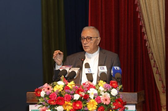 कमजोरी लुकाउन सरकारले गणतन्त्र जोगाउने छलफल चलायो, सुधारतिर लाग्दै लागेन : शेखर कोइराला