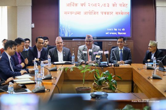 बजेटले रिफर्मको सुरुवात गरेको छ : शिवराज अधिकारी, कार्यान्वयमा सघाउने गभर्नरको प्रतिबद्धता
