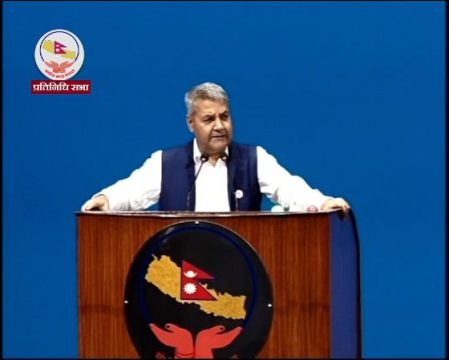 मन्त्रीहरुप्रति गोकुल बाँस्कोटाको गुनासो: फोन उठ्दैन, मन्त्रालयमा भेट हुँदैन, कहाँ खोज्न जाने टुकी बालेर?