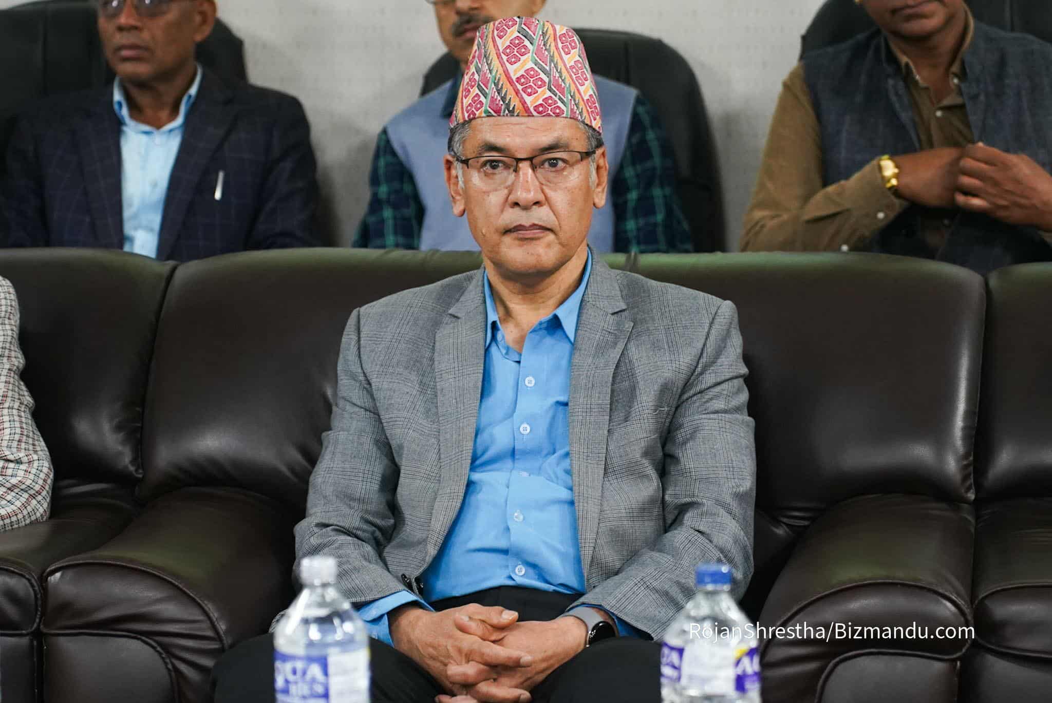 डेडिकेटेड लाइनको बक्यौता विवादमा हितेन्द्र पनि कुलमान पथमा, ‘अधिकार पाएको दिन डण्डा बर्साउँछु’ डेडिकेटेड लाइनको बक्यौता विवादमा हितेन्द्र पनि कुलमान पथमा, ‘अधिकार पाएको दिन डण्डा बर्साउँछु’