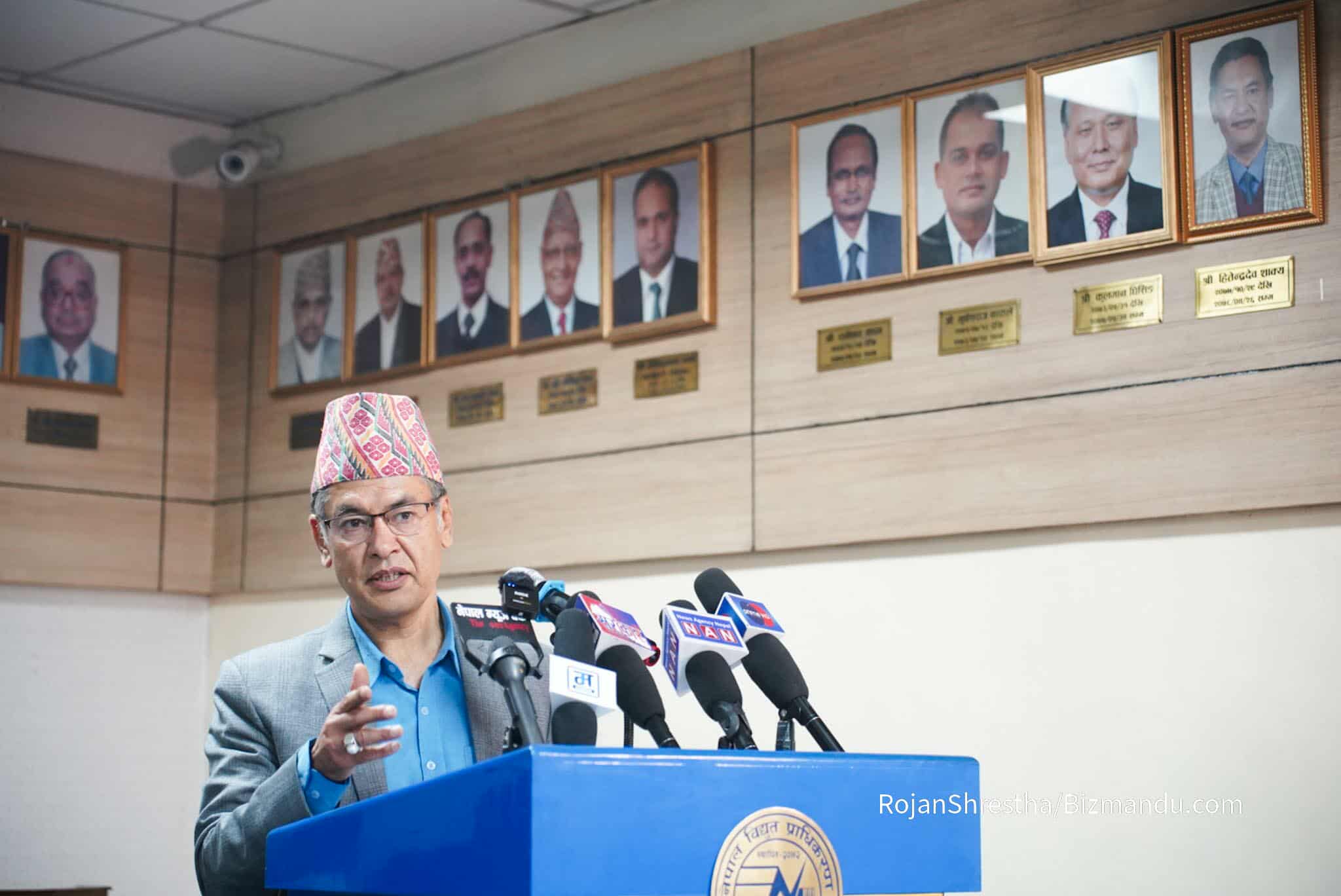 हितेन्द्रदेवले सार्वजनिक गरे प्राधिकरणको श्वेतपत्र, कुलमानले भनेभन्दा के-के देखाइयो फरक? हितेन्द्रदेवले सार्वजनिक गरे प्राधिकरणको श्वेतपत्र, कुलमानले भनेभन्दा के-के देखाइयो फरक?