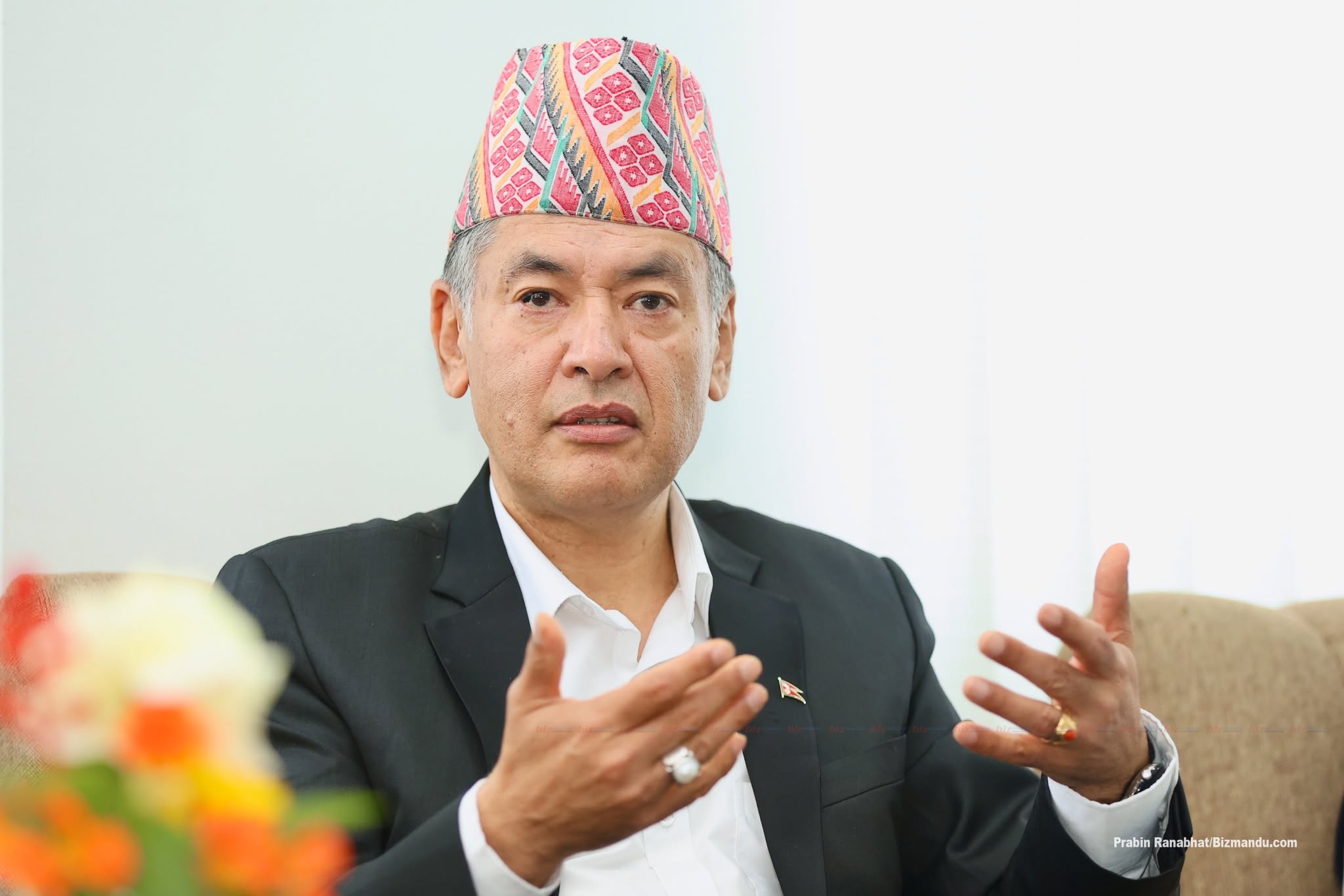 चर्को आलोचनापछि हितेन्द्रदेव : पूर्वाधारमा लगानी कम भयो, हामी भारतको सिस्टममा निर्भर छौं चर्को आलोचनापछि हितेन्द्रदेव : पूर्वाधारमा लगानी कम भयो, हामी भारतको सिस्टममा निर्भर छौं