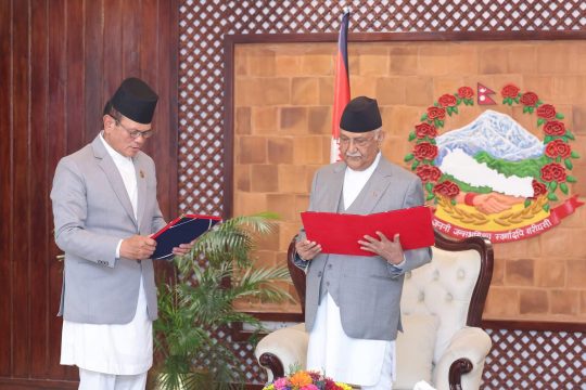 ऊर्जा राज्यमन्त्री खमबहादुर गर्बुजालाई नियुक्त भएको पाँचौं दिनमा ओलीले गराए शपथ