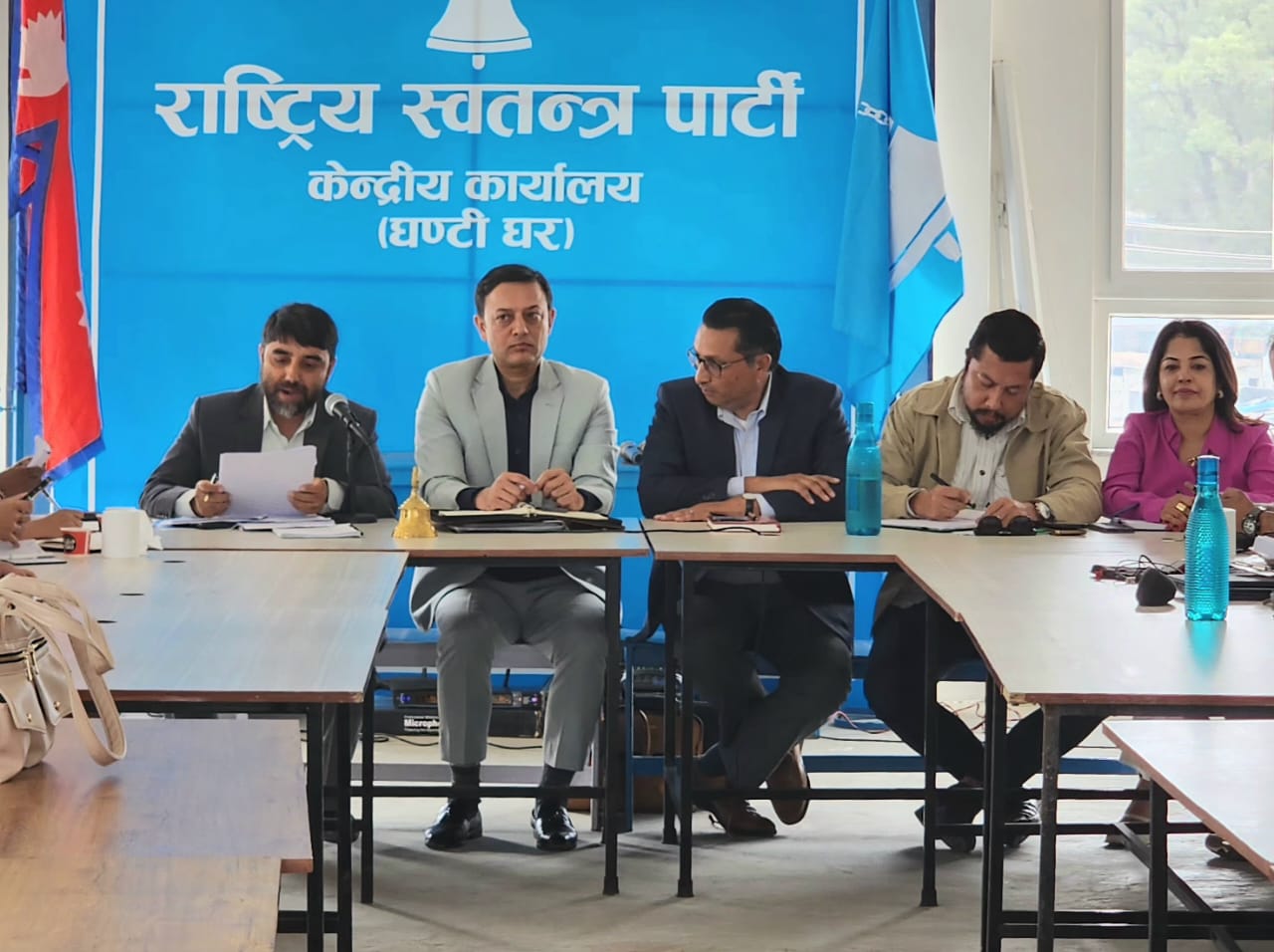 रास्वपामा कवीन्द्र बुर्लाकोटी र मनिष झाको पदबाट हट्यो कार्यवाहक शब्द, अब पूर्ण जिम्मेवारी रास्वपामा कवीन्द्र बुर्लाकोटी र मनिष झाको पदबाट हट्यो कार्यवाहक शब्द, अब पूर्ण जिम्मेवारी