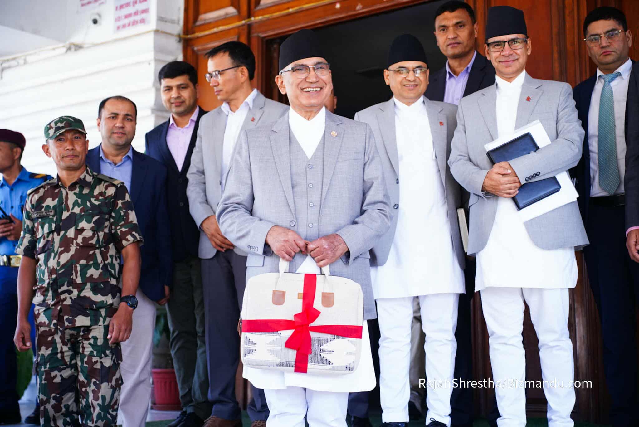 आगामी वर्ष ५ लाख सुकुम्बासीलाई जग्गा बाँड्ने सरकारको घोषणा, कृषि जग्गा बाँझो राख्न रोक आगामी वर्ष ५ लाख सुकुम्बासीलाई जग्गा बाँड्ने सरकारको घोषणा, कृषि जग्गा बाँझो राख्न रोक