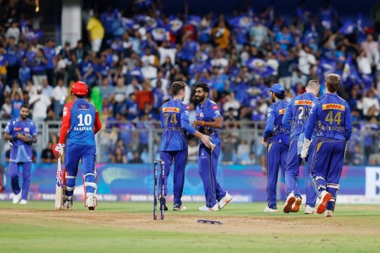 दिल्लीमाथि मुम्बईको जितसँगै आईपीएलको प्लेअफ खेल्ने चार वटै टोलीको लाग्यो टुंगो