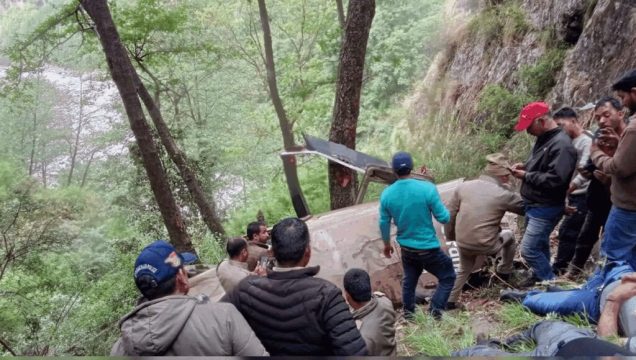 भारतको उत्तरकाशीमा तीर्थयात्री सवार हेलिकप्टर दुर्घटना, ५ जनाको मृत्यु