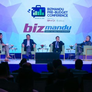तीन पूर्वअर्थमन्त्रीको एक मत : ‘बिचौलियाको सञ्जाल तोडौं, धेरै अलमल नगरौं’ तीन पूर्वअर्थमन्त्रीको एक मत : ‘बिचौलियाको सञ्जाल तोडौं, धेरै अलमल नगरौं’