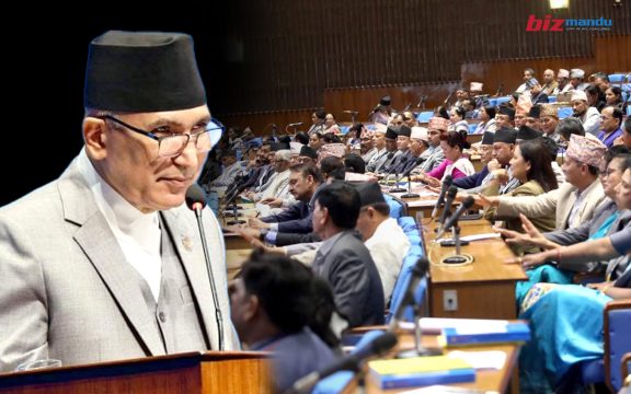 सांसदलाई खुशी तुल्याउन जनतामाथि ऋणको भारी, स्रोत नभएपछि नेताका योजनामा ऋणको भर