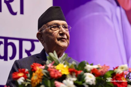 विद्या भण्डारीले एमालेको नेतृत्वमा दाबी गर्ने चर्चा चलिरहँदा ओलीले भने- आश नगरे हुन्छ