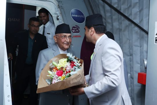 प्रधानमन्त्री ओली नेतृत्वको टोली स्पेनको मड्रिडमा, सम्मेलनस्थल सेभिल्ला साँझ पुग्ने