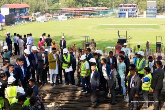 ओलीले प्रचण्डलाई कीर्तिपुर गएर हेर्न भनेको काम सम्झौता अनुसार भएन, निर्माण कम्पनीलाई हर्जाना