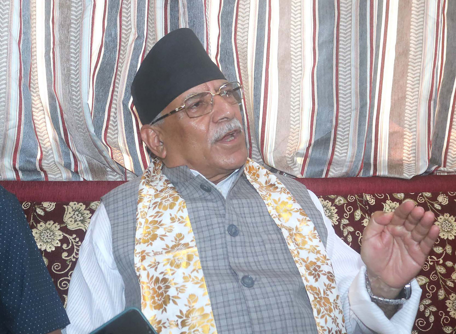 विराटनगर पुगेका प्रचण्डले भने ‘जनताको हितका लागि सत्तापक्षसँग दुई बुँदे सहमति’ विराटनगर पुगेका प्रचण्डले भने ‘जनताको हितका लागि सत्तापक्षसँग दुई बुँदे सहमति’