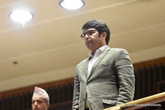 कांग्रेस सांसद बजगाईले गरे बजेटको विरोध, गोरखाको बजेट काटेको भन्दै बसे दर्शक दीर्घामा