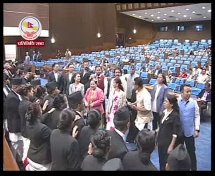 प्रतिनिधि सभामा रास्वपाको नाराबाजी, गृहमन्त्रीले भने- भिजिट भिसामा मेरो संलग्नता छैन