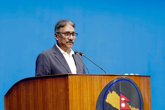 श्रममन्त्री भण्डारी महिलालाई घरेलु कामदारका रुपमा खाडी मुलुकमा पठाउने पक्षमा, ‘निषेध किन?’