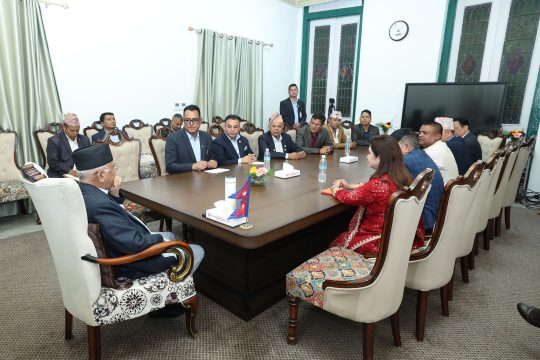 सुनमा विलासिता कर हटाउन प्रधानमन्त्री ओलीलाई व्यवसायीको ध्यानाकर्षण, ‘की आन्दोलनमै जानु?’