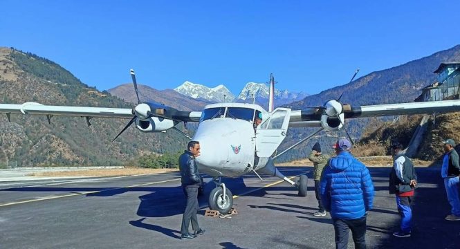 १७ दिनपछि फाप्लु विमानस्थलमा उडान, ‘मौसमका कारण नियमित उडान असम्भव’