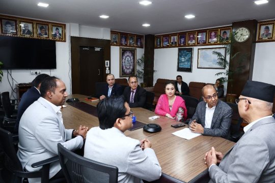 अर्थमन्त्री पौडेलसँग सीएनआईका नवनिर्वाचित पदाधिकारीको छलफल, चोरी पैठारी रोक्न आग्रह