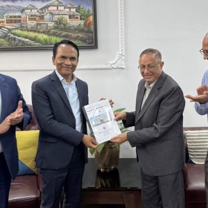रेवतबहादुर कार्की नेतृत्वको कार्यदलले गभर्नरलाई बुझायो बैंकिङ क्षेत्र सुधार सुझाव प्रतिवेदन