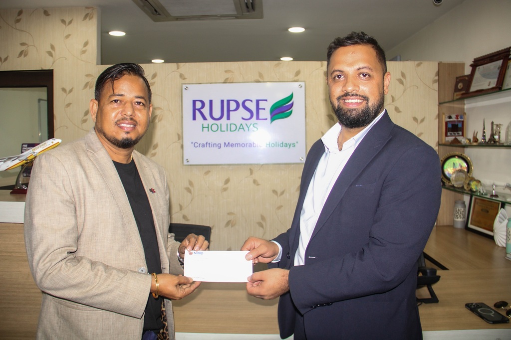 रुप्से होलिडेजले क्रिकेटर सुशील रावललाई हस्तान्तरण गर्‍यो घोषित १ लाख रुपैयाँ सहयोग