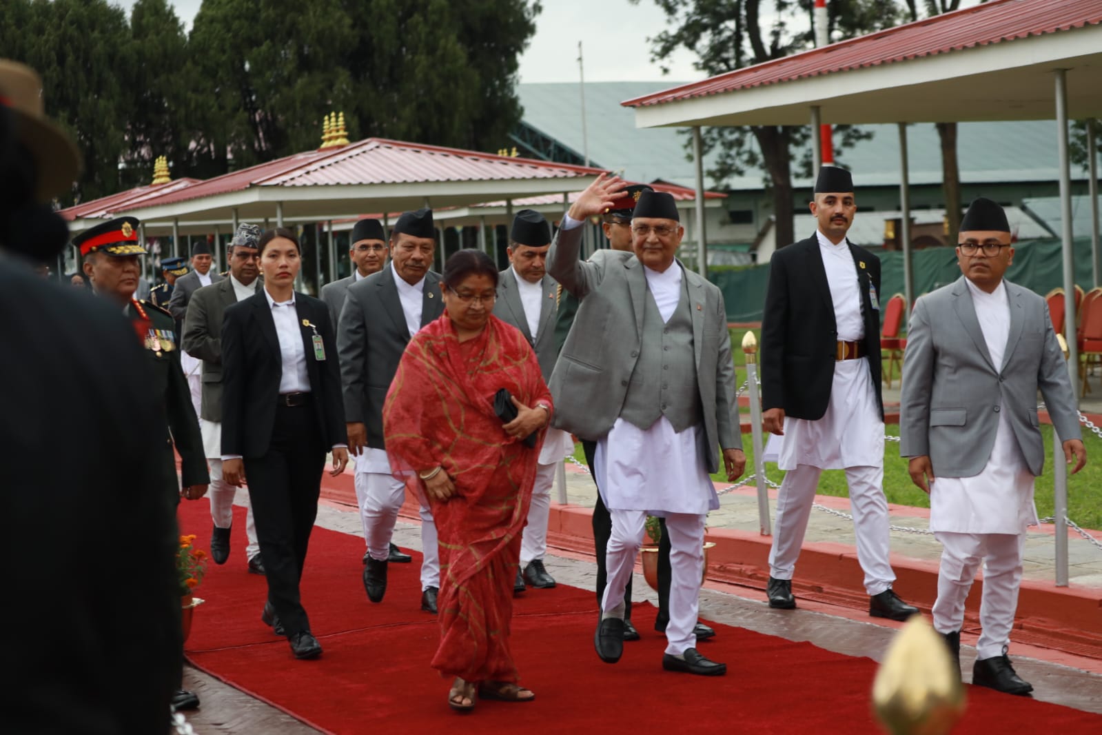 प्रधानमन्त्री ओली एक साता लामो स्पेन भ्रमणबाट फर्किए स्वदेश, संचारकर्मीमाझ भएनन् उपस्थित प्रधानमन्त्री ओली एक साता लामो स्पेन भ्रमणबाट फर्किए स्वदेश, संचारकर्मीमाझ भएनन् उपस्थित