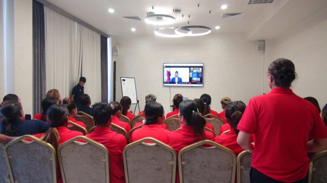 एसियन कप पुग्ने निर्णायक खेल खेल्न लागेको नेपाली टोलीलाई प्रधानमन्त्री ओलीले दिए शुभकामना