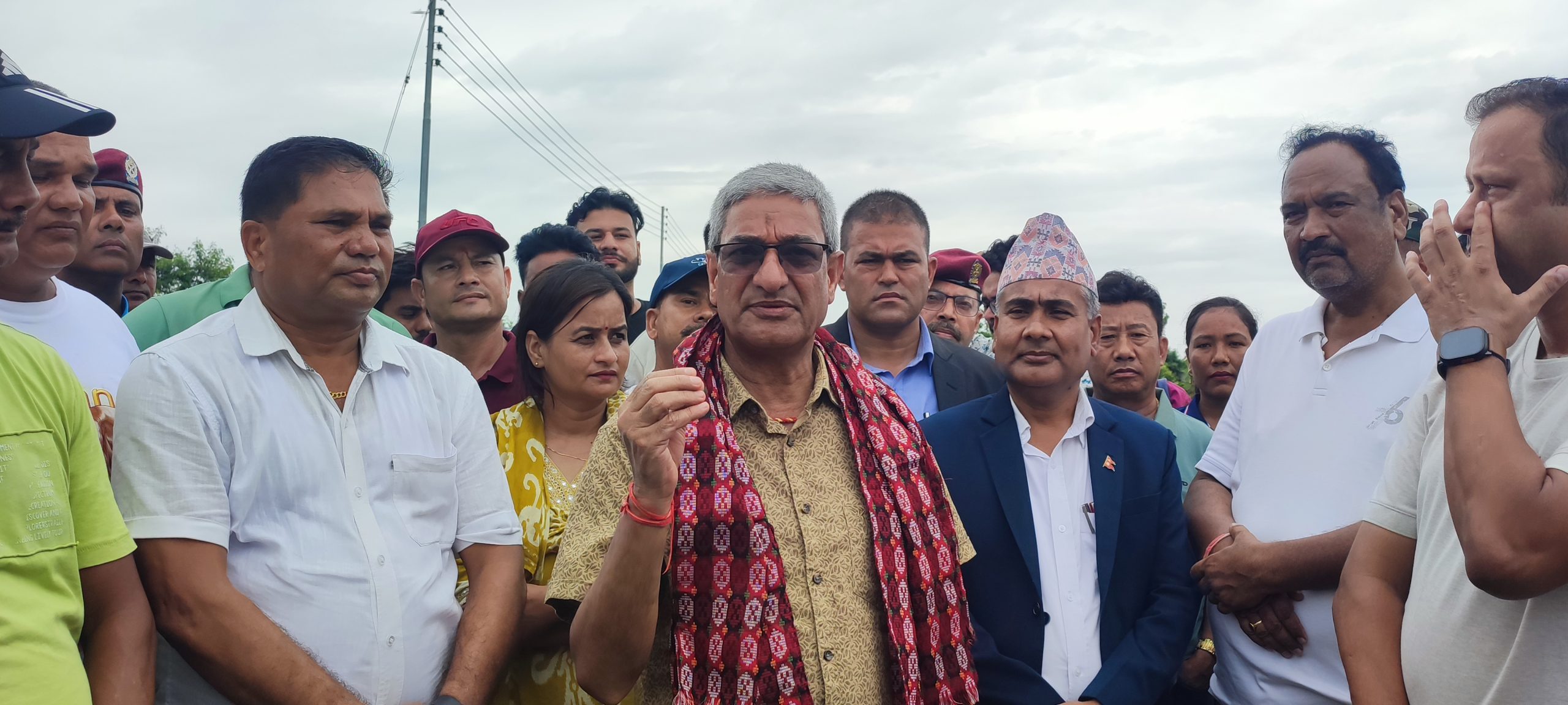 दोधारा–चाँदनीमा सुक्खा बन्दरगाह निर्माणको काम छिट्टै सुरु हुन्छ : गृहमन्त्री लेखक दोधारा–चाँदनीमा सुक्खा बन्दरगाह निर्माणको काम छिट्टै सुरु हुन्छ : गृहमन्त्री लेखक