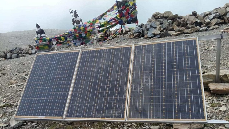 ४ हजार ९४९ मिटर उचाइमा रहेको तिलिचो तालमा सौर्य ऊर्जाबाट बालियो बत्ती