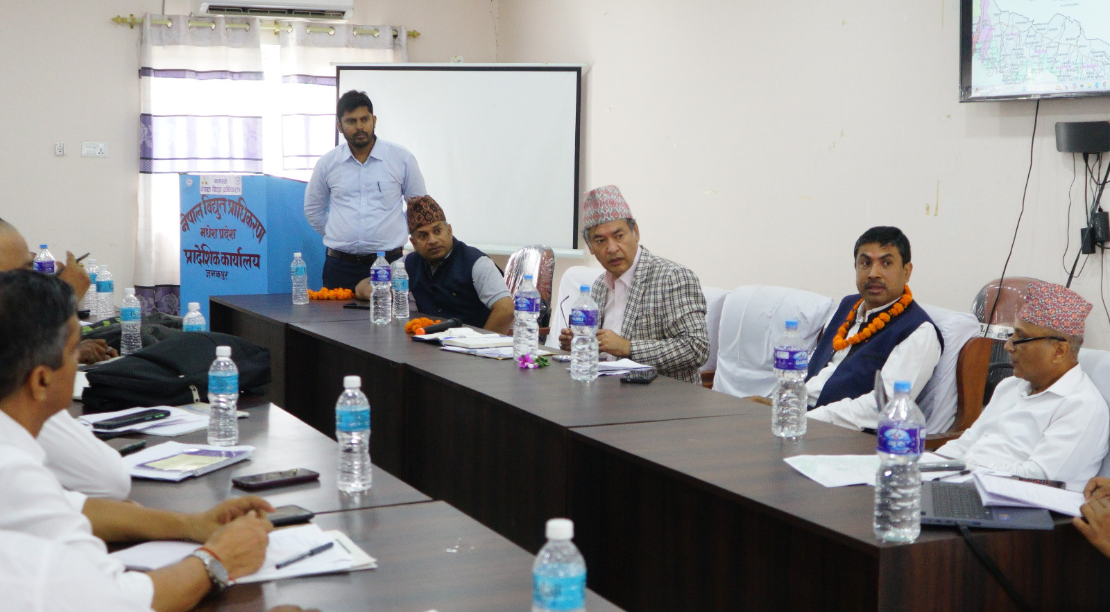 सुक्खाग्रस्त मधेशमा शाक्यले लिए विद्युतको ब्रिफिङ, सिँचाईलाई कति बढ्ला ऊर्जा खपत?