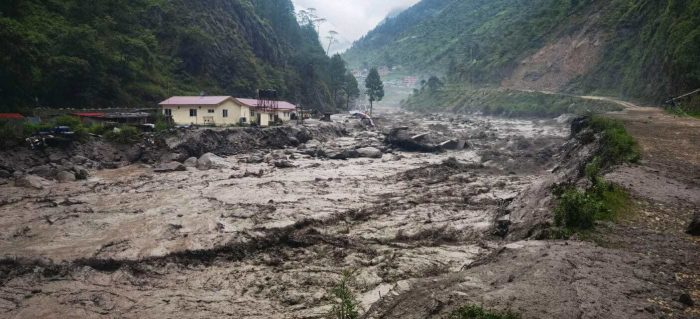 नेपाल प्रहरीका तीन जनासहित सम्पर्कविहीनको खोजी जारी, को-को छैनन् सम्पर्कमा?