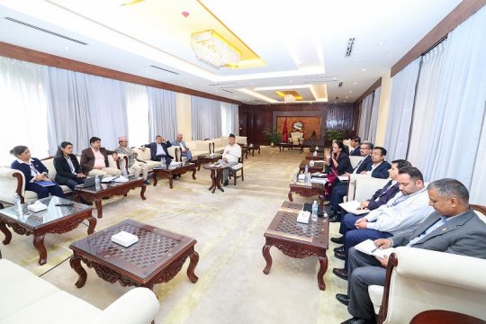 टेलिकमको व्यवस्थापन संचारमन्त्री गुरुङसहित बालुवाटारमा, किन बोलाएका थिए ओलीले?