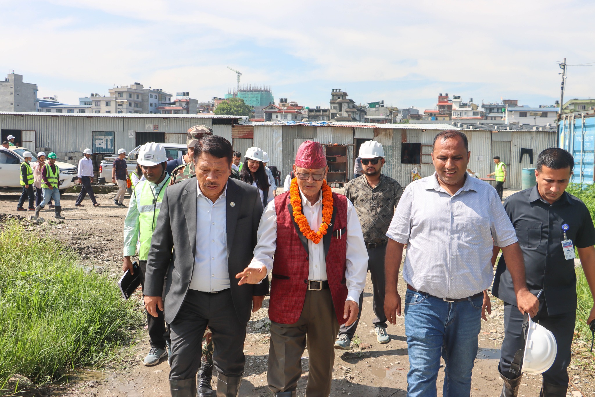 प्रकाशमानले गरे टुकुचामा निर्माणाधीन पानी प्रशोधन केन्द्रको निरीक्षण, काम छिटो सक्न निर्देशन