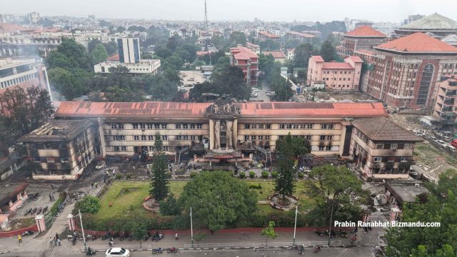 विद्यार्थी संगठन खारेज गर्ने निर्णय तत्काल कार्यान्वयन नगर्न सर्वोच्चको अल्पकालीन अन्तरिम आदेश
