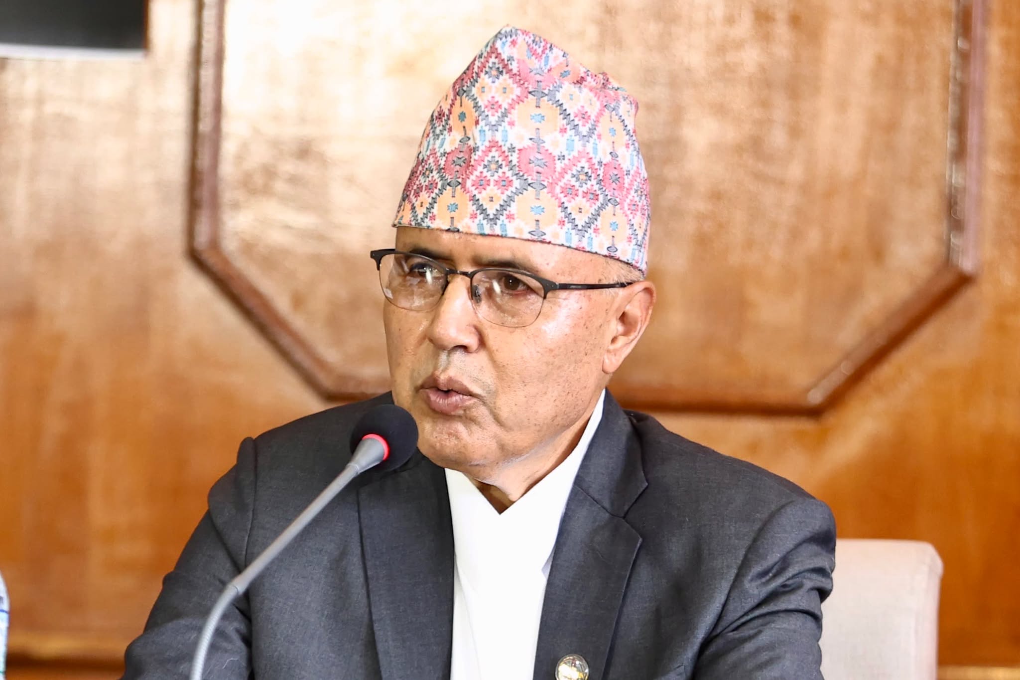 पूर्वप्रधानमन्त्री लगायत भीआइपीको सुविधा तत्काल रोक्न अर्थ मन्त्रालयले काट्यो पत्र
