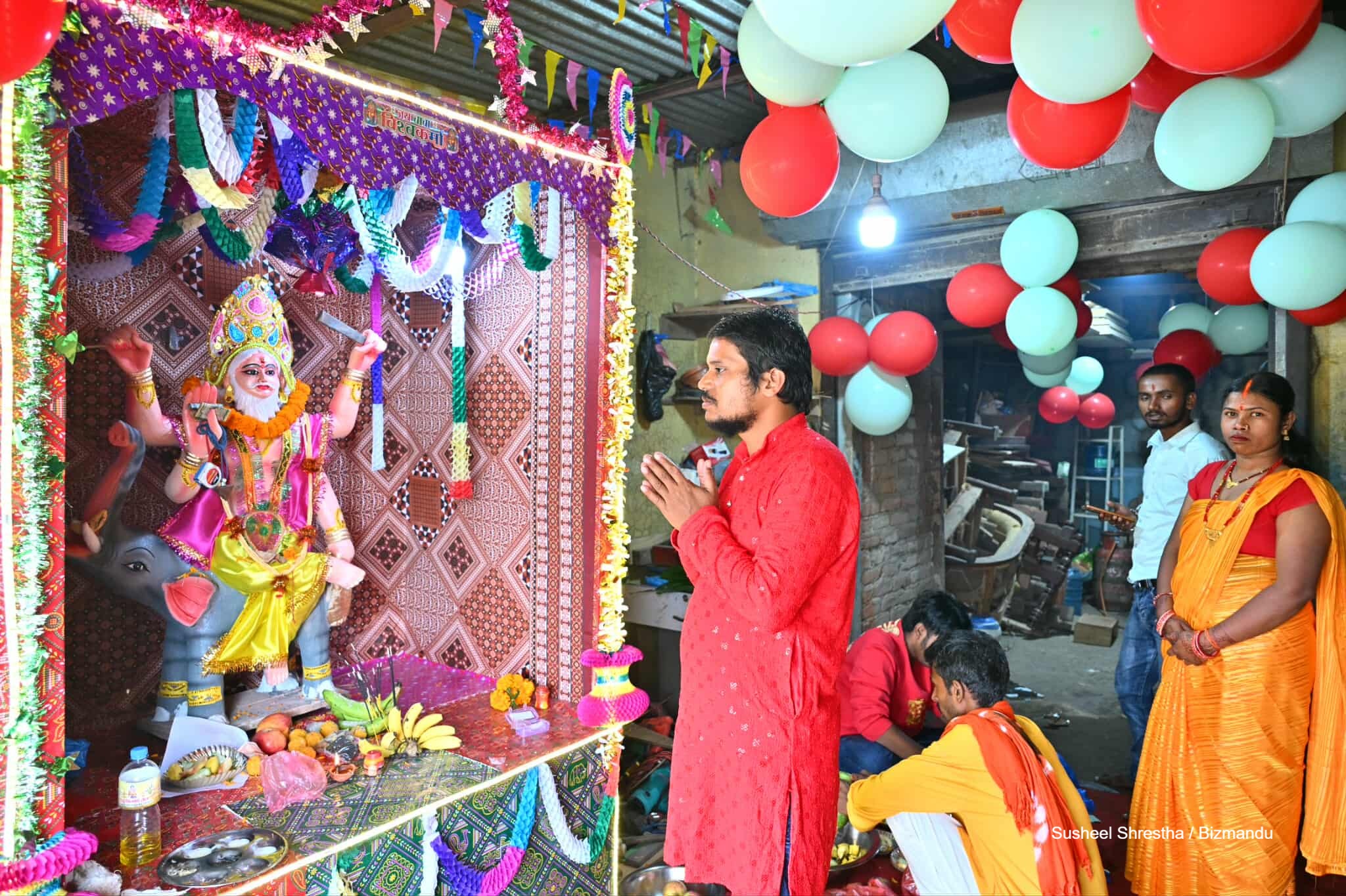 औजार र सवारीसाधनको पूजा गरेर मनाइयो विश्वकर्मा पूजा (तस्विरहरु)
