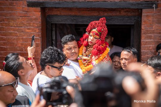 २०६५ सालकै झल्को : कुमारी घरबाट बिदा भइन् तृष्णा शाक्य, आर्यतारा आसनमा बिराजमान