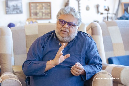 त्रासभित्र पनि सम्भावना देखिरहेका राजेन्द्र खेतान : खरानीले पुरिएको सपना, हिम्मतले उठाउने छ